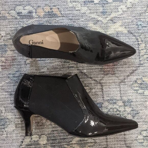 New Ganni | Patent leather kitten heel ankle booties - Picture 1 of 11